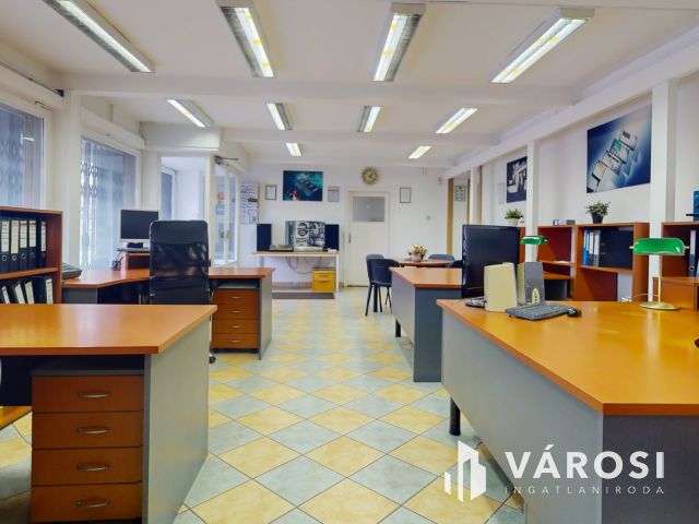 Üzleti iroda, raktár, műhely 4db parkolóval, pincével eladó