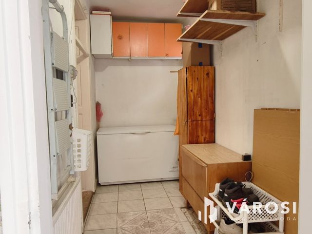 Lakható, de korszerűsítést igénylő családi ház téged vár.