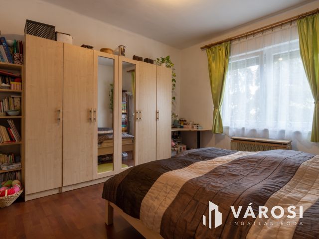 3 szinten 3 lakás karnyújtásnyira a Balatontól