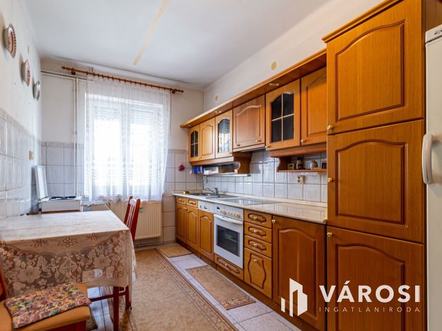 Több mint egy sorház-197 m² + kert + garázs + bővíthetőség