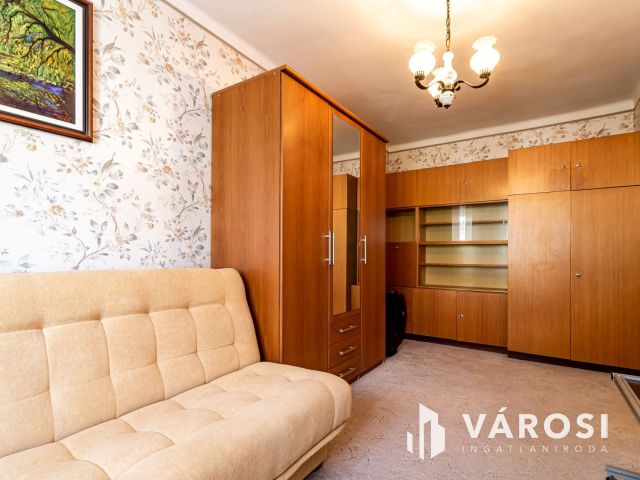 Több mint egy sorház-197 m² + kert + garázs + bővíthetőség