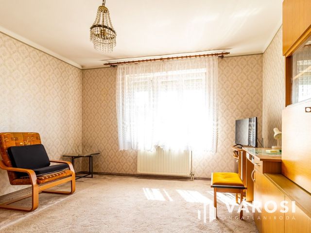 Több mint egy sorház-197 m² + kert + garázs + bővíthetőség
