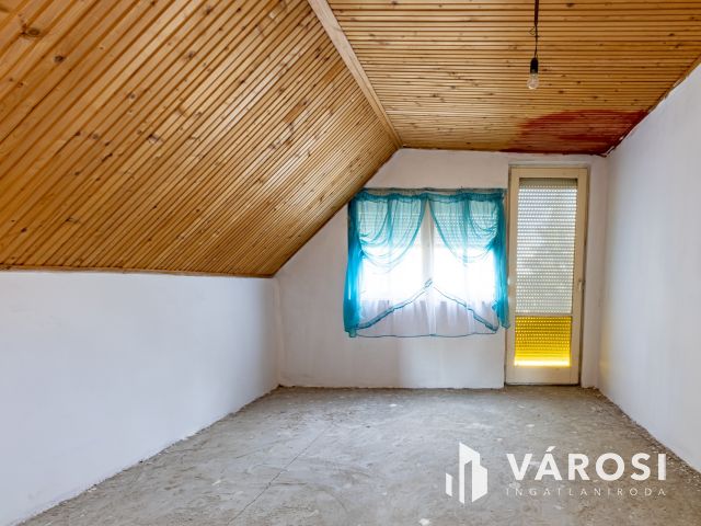 Vácszentlászlón, családi ház, nagy telekkel eladó