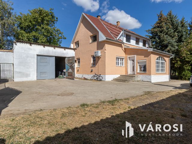 Vácszentlászlón, családi ház, nagy telekkel eladó