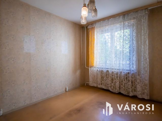Kedvelt, 2+1 félszobás lakás, közel a belvároshoz