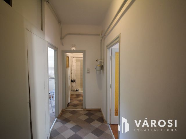 Kedvező árú, kétszobás lakás a Vásártéren
