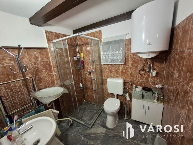 Somló lábánál nyaraló eladó