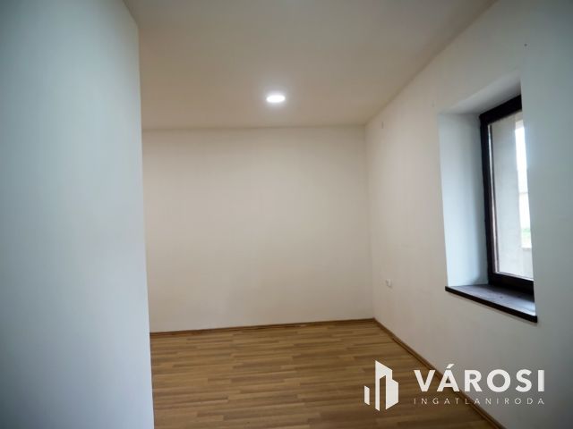 Felújított családi ház Örkény kedvelt településrészén!