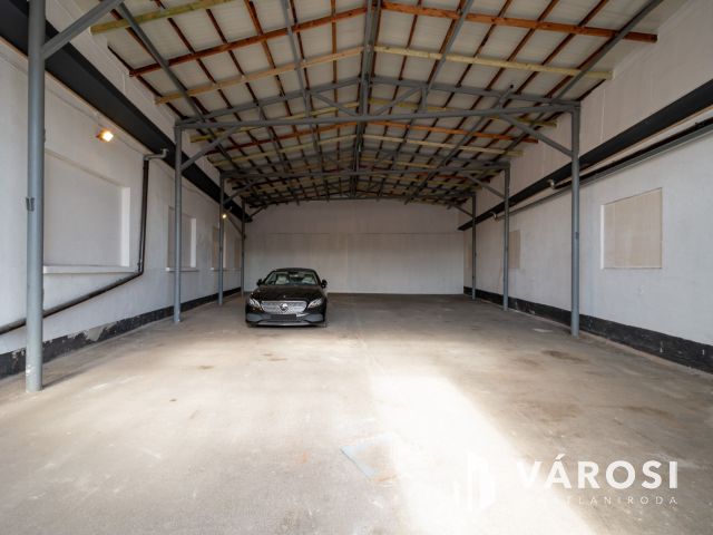 Kiadó 200 m2 -es, nagy belmagasságú raktár, Solymáron