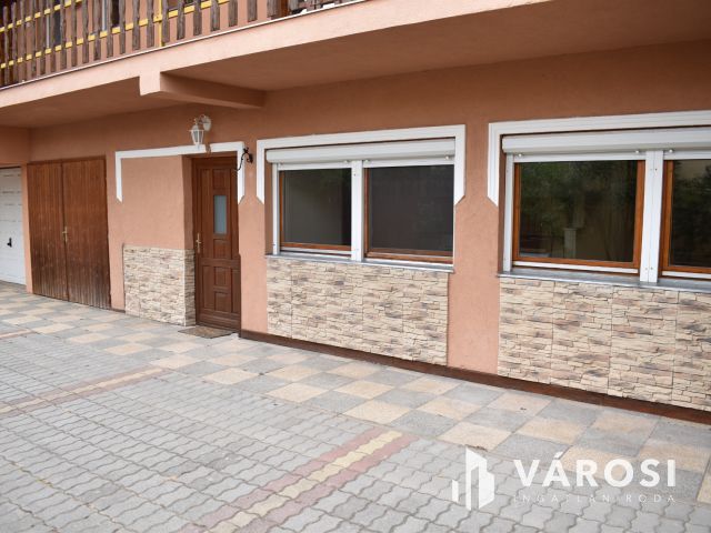 KIADÓ 64 M²-ES, KÉTSZINTES LAKÁS GYULA BELVÁROSÁBAN!