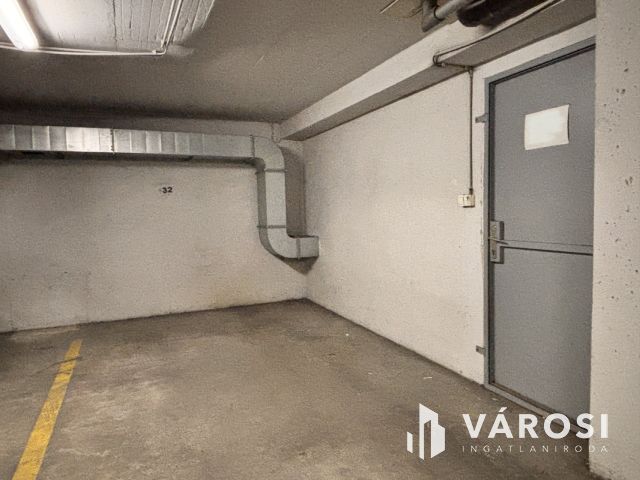 Kiadó mélygarázs Beálló Győr Bem tér közelében