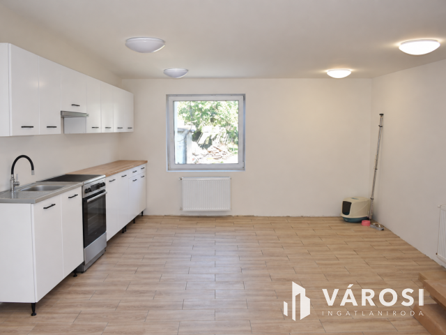 Teljesen felújított kis kertesház Gyulán!