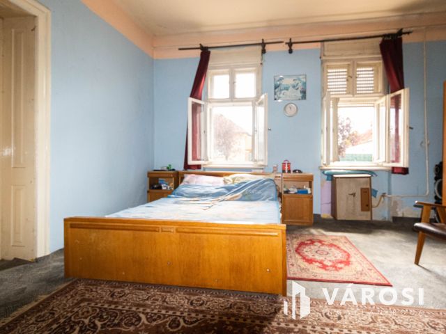 Sarkadon központhoz közeli családi ház eladó