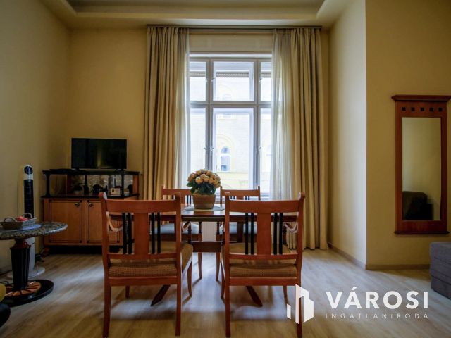 Kiadó kétszobás lakás a Király utcában