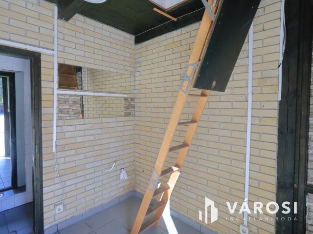 „ Sétáló utcában – 16 m²-es üzlet eladó Siófokon”