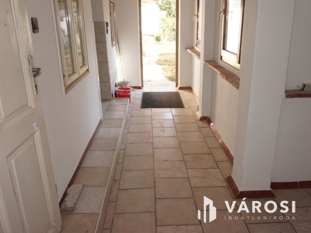 Kertes ház a Csúcson