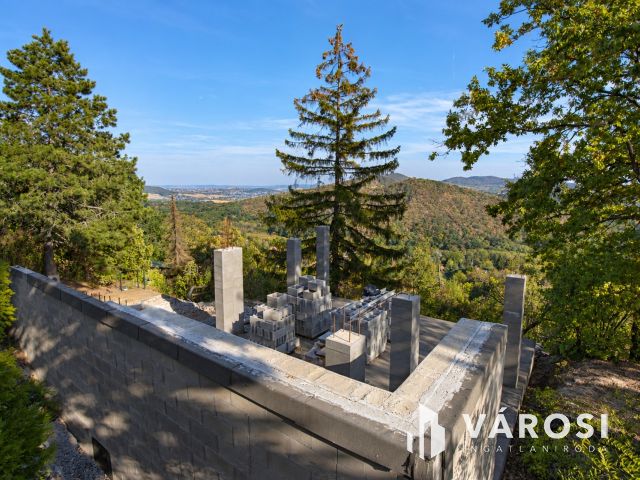Solymár legszebb panorámája, megkezdett családiház építéssel