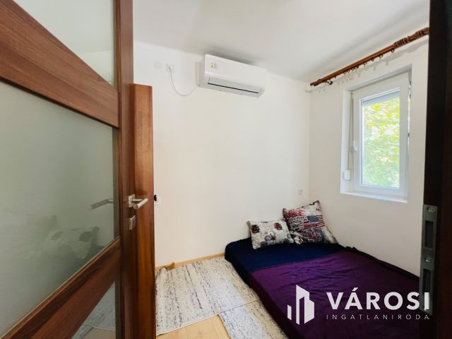 Felújított 4 évszakos nyaraló Balatonszemesen