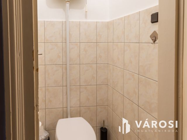 53 m², 4. emeleti, liftes lakás Operaház közvetlen közelében