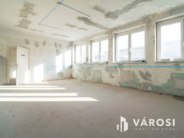 Kiadó ipari csarnok Csepelen