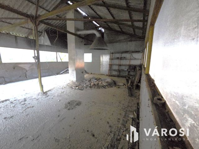 Két csarnok, 288 m² – telephely Szécsény mellett